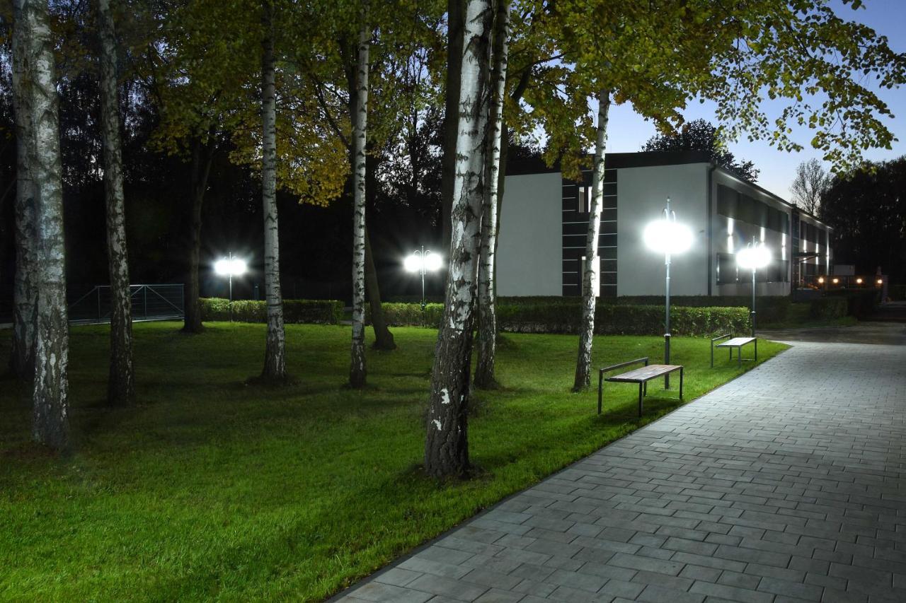 Aparthotel Geris Częstochowa Esterno foto