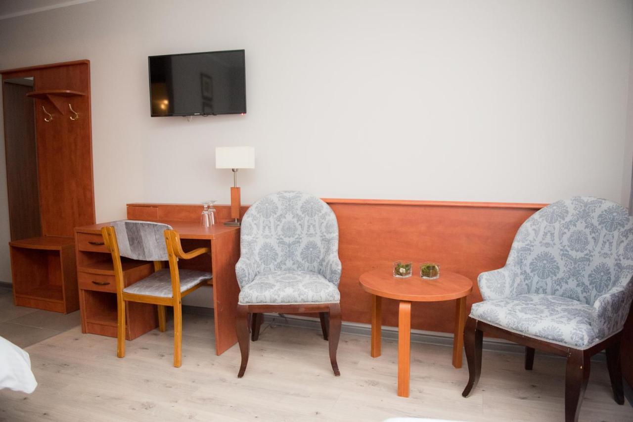 Aparthotel Geris Częstochowa Esterno foto