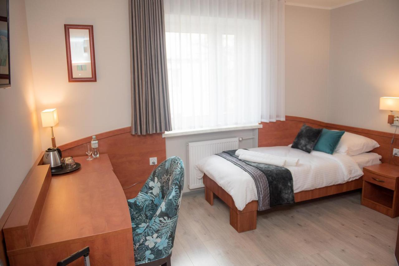 Aparthotel Geris Częstochowa Esterno foto